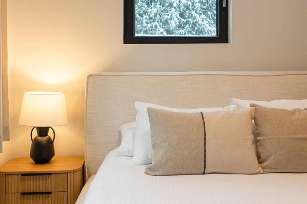 Tally Ho By Revelstoke Vacations 외부 사진