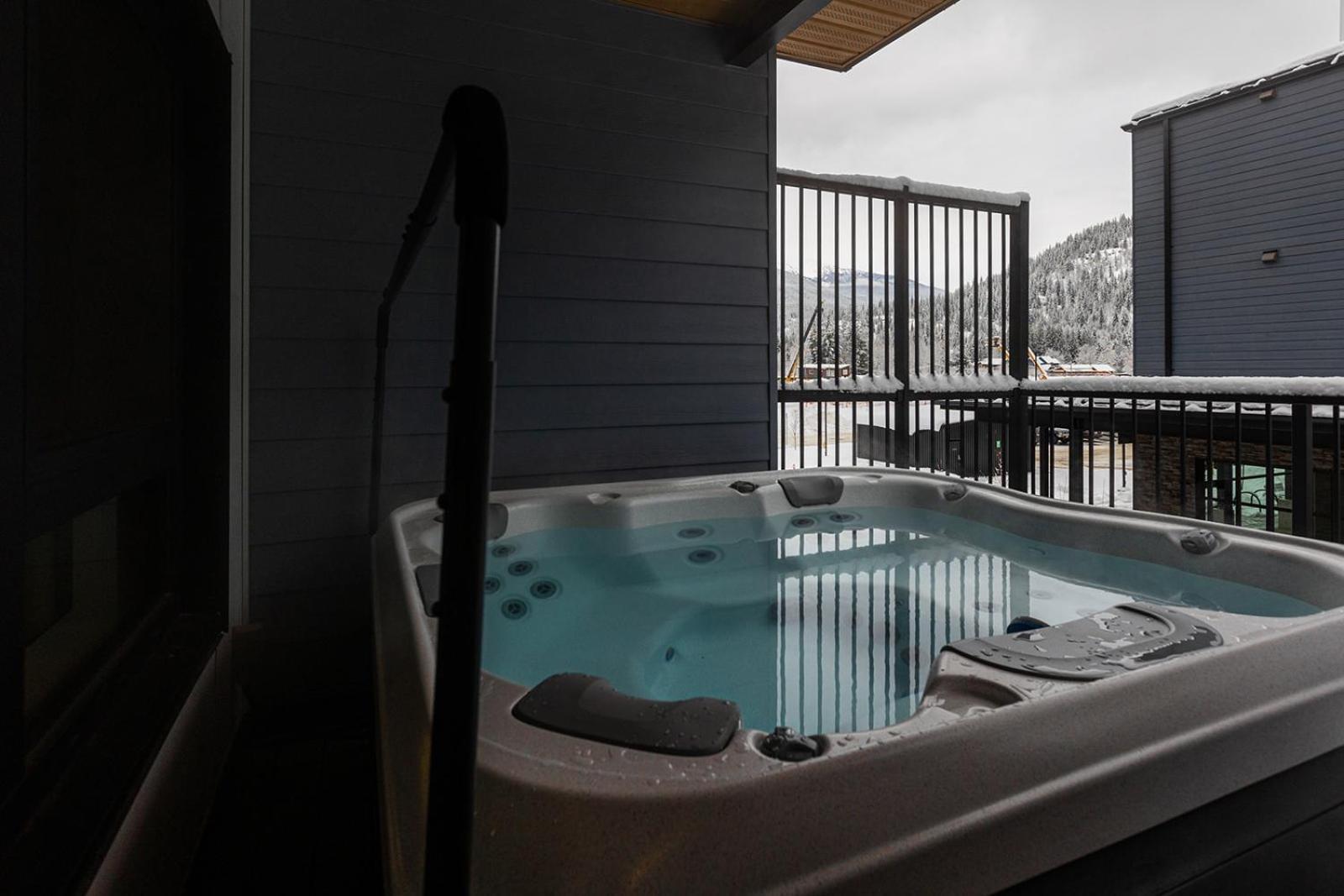 Tally Ho By Revelstoke Vacations 외부 사진