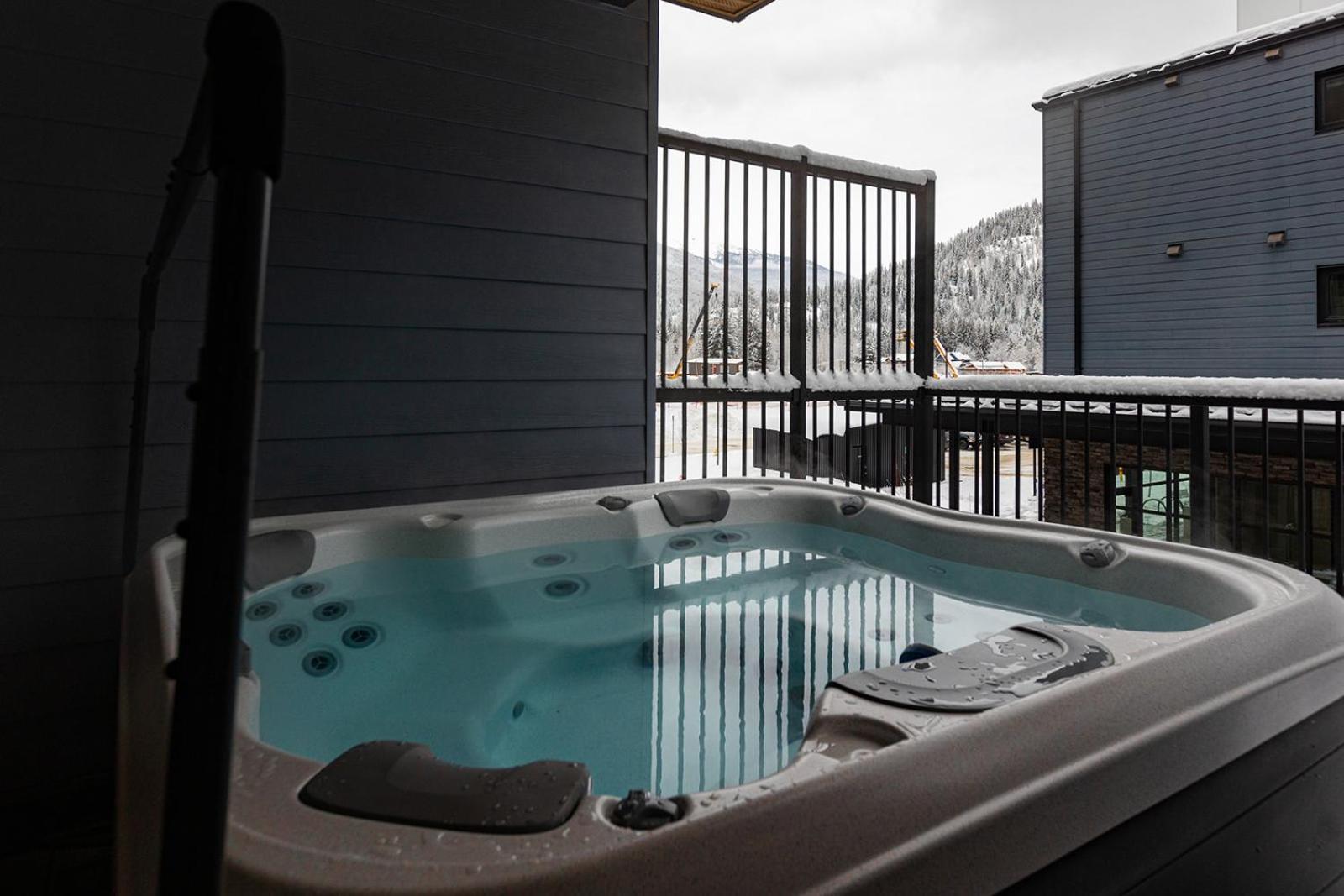 Tally Ho By Revelstoke Vacations 외부 사진