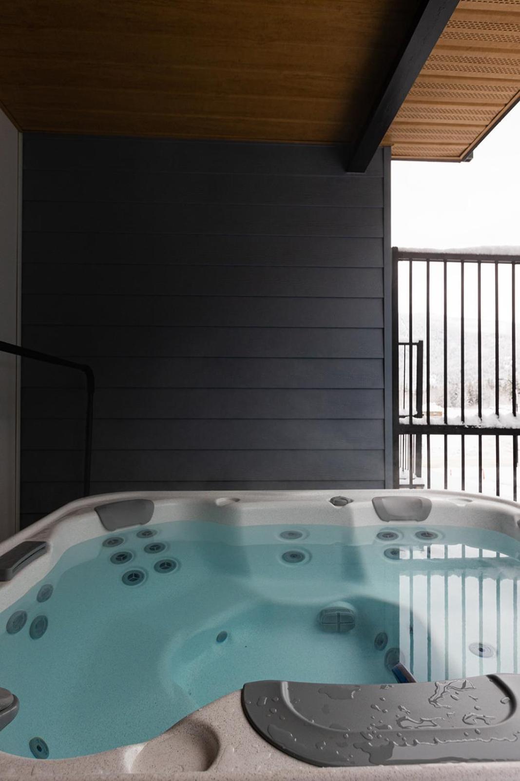 Tally Ho By Revelstoke Vacations 외부 사진